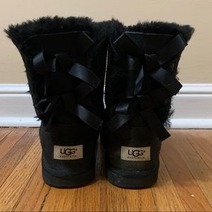 UGG Bailey Bow Boots Black Size 6, EUC